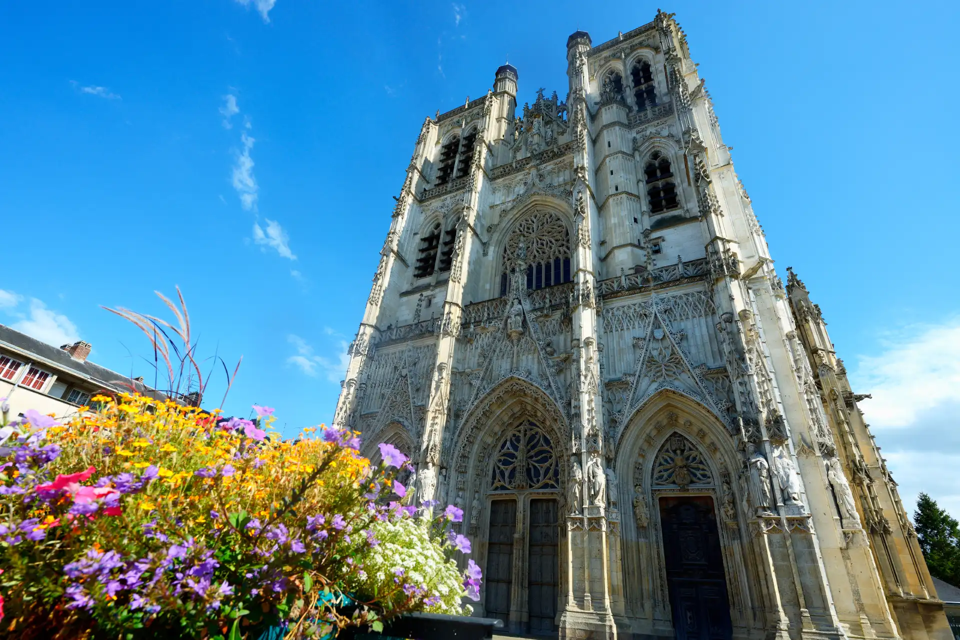 Façade de la collégiale Saint-Vulfran à Abbeville