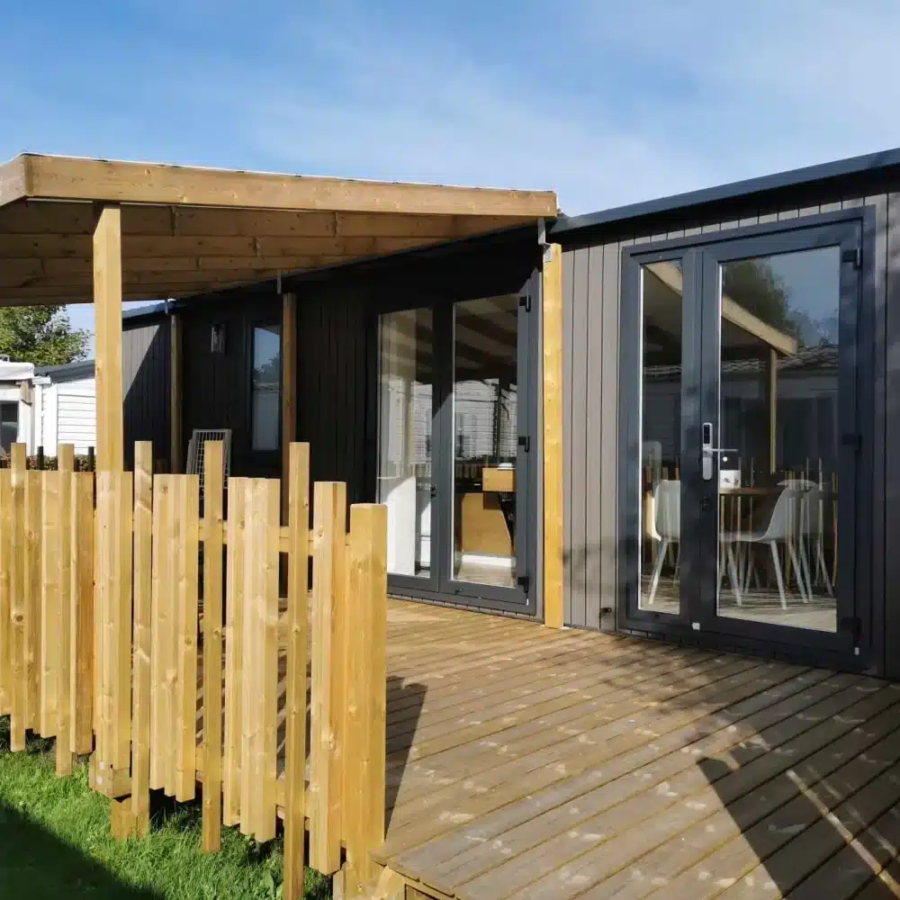 Le Camping Les Roses à Quend-Plage propose 264 emplacements répartis sur une prairie arborée de 9 hectares